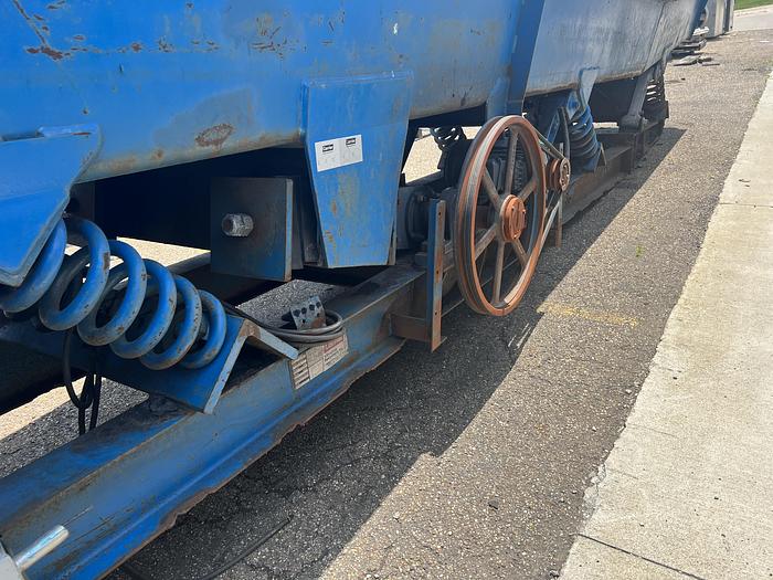 Used 1996 CARRIER SHAKER CONVEYOR/ HH-40180F-41'