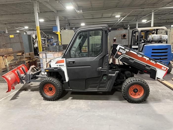 Used BOBCAT 3650 WITH PLOW