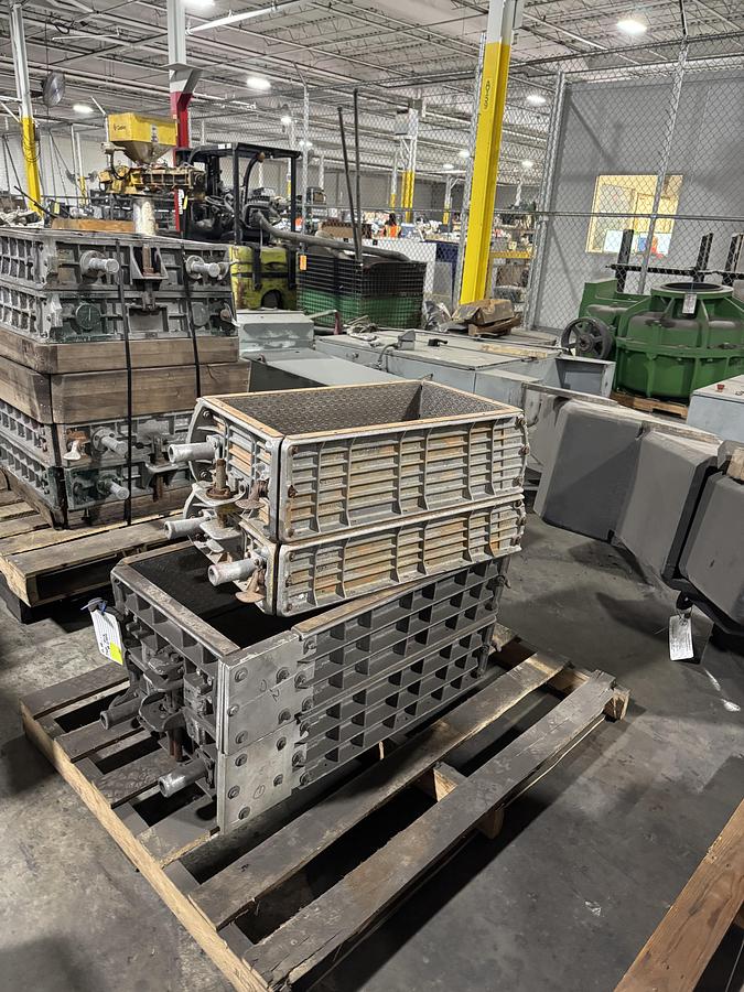 Used FREMONT ALUMINUM ROTALIFT FLASKS