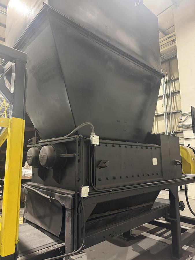 Used 1998 SSI SHREDDING SYSTEMS 2400e DOUBLE SHAFT 200 HP