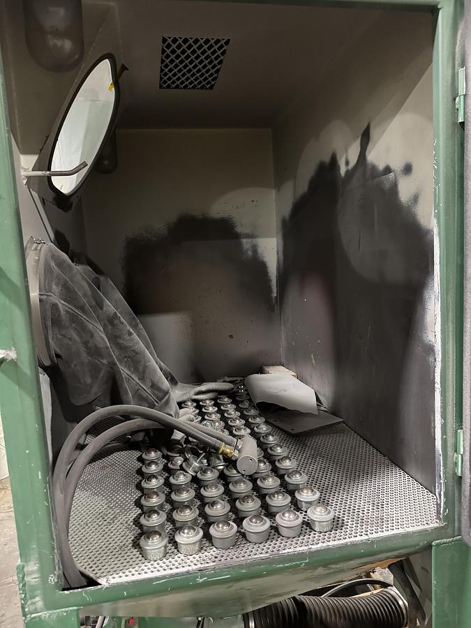 Used ABRASIVE BLAST SYSTEMS SAND BLAST CABINET