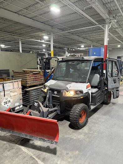 Used BOBCAT 3650 WITH PLOW