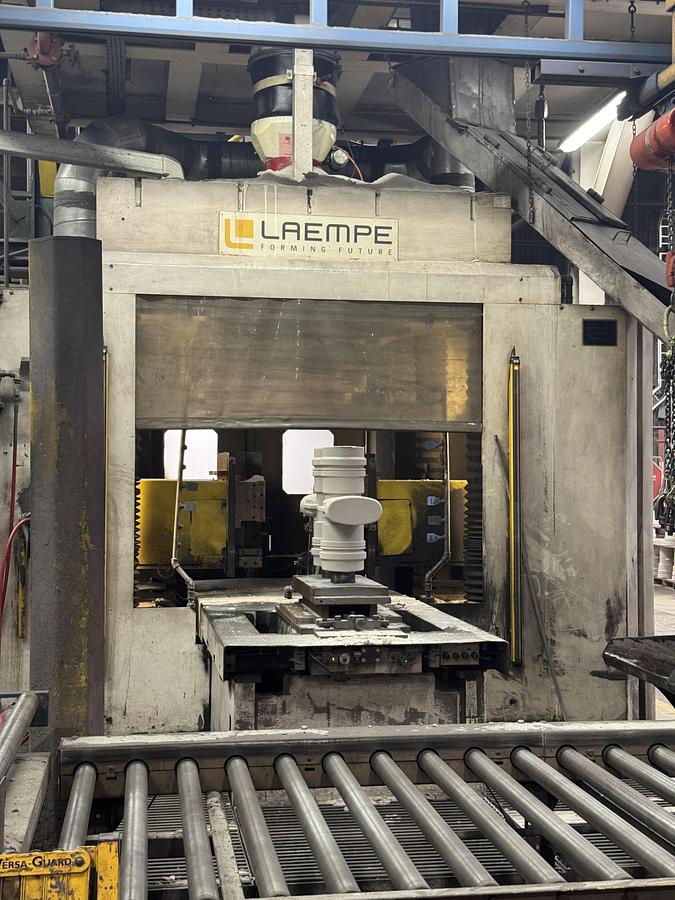 Used 2011 LAEMPE LB50V 50 LITER VERTICALLY PARTED COLD BOX CORE MACHINE