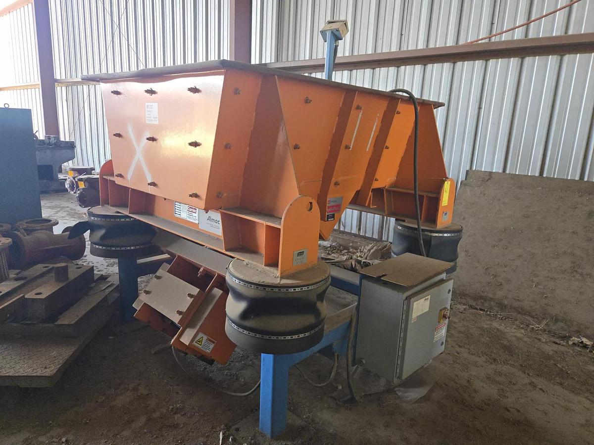 Used CARRIER AMPI-FLOW VIBRATORY FEEDER