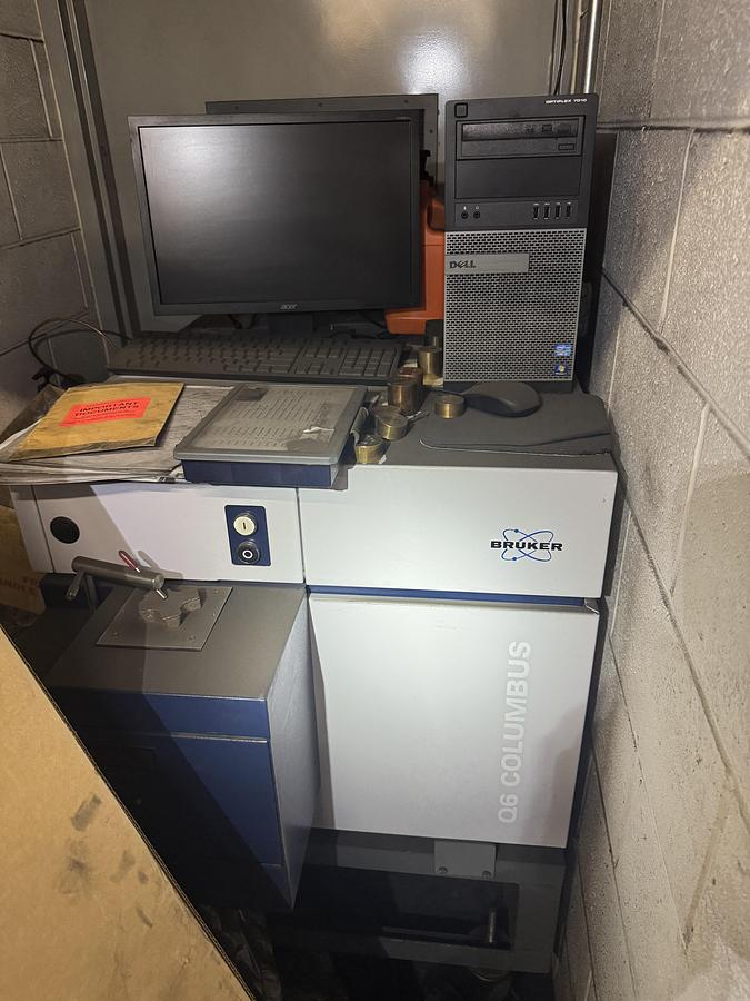 Used BRUKER Q6 COLUMBUS OES SPECTROMETER