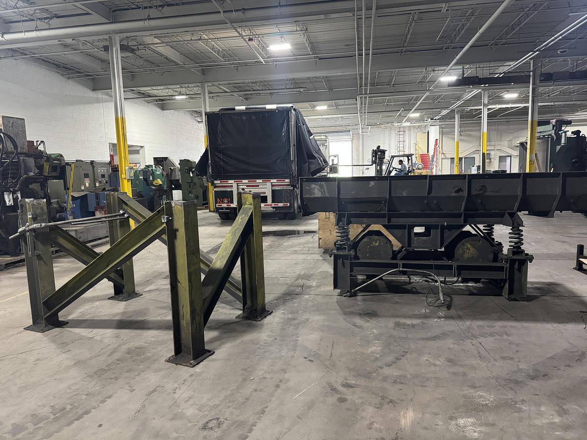 Used GENERAL KINEMATICS 2 WAY FEEDER