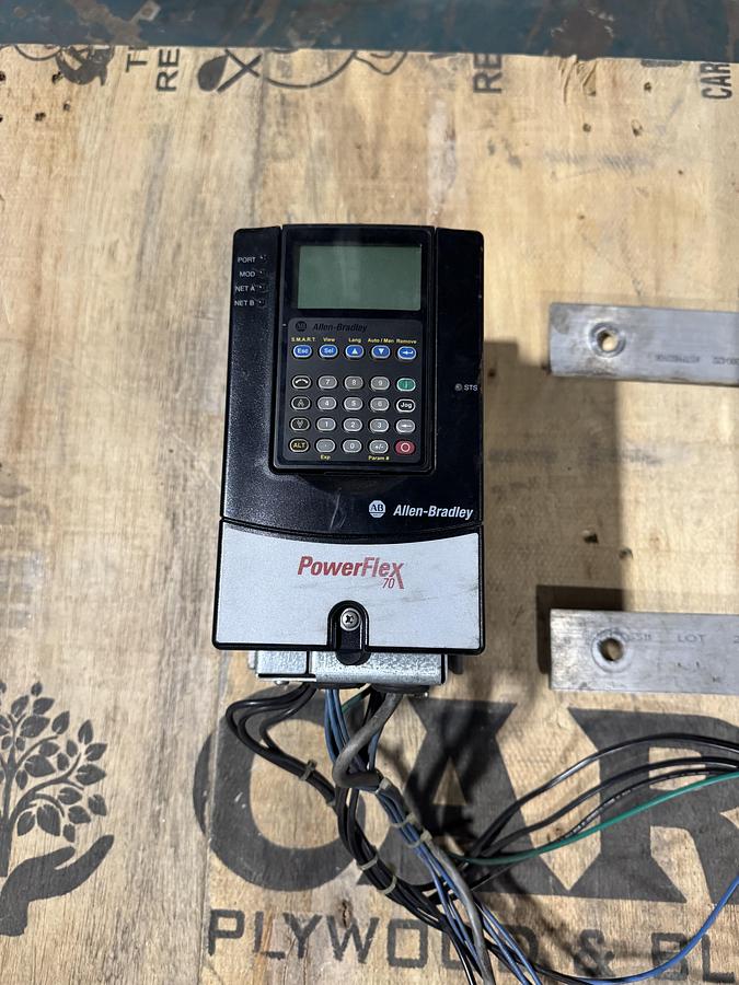 Used ALLEN BRADLEY AUTOMATION POWER FLEX DRIVE 70