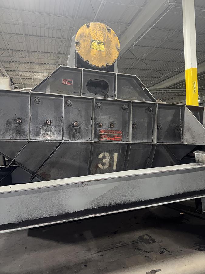 Used GENERTAL KINEMATICS SAND SCREEN