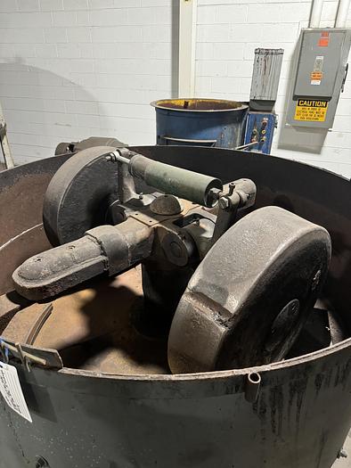 Used SIMPSON 1 1/2 F MIX-MULLER