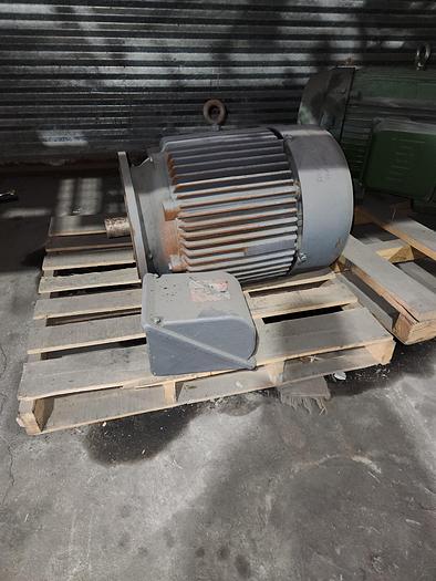 Used WHEELABRATOR 14 SUPER II TUMBLE BLAST FINISHING MACHINE