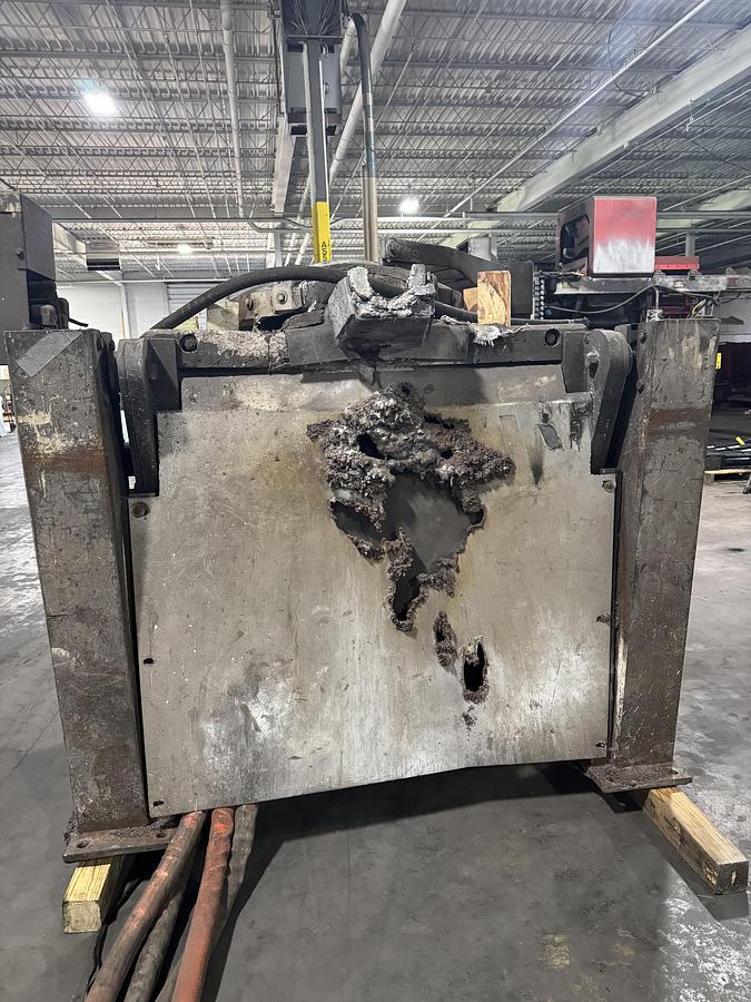 Used 1998 INDUCTOTHERM 2000 LB FURNACE BOX