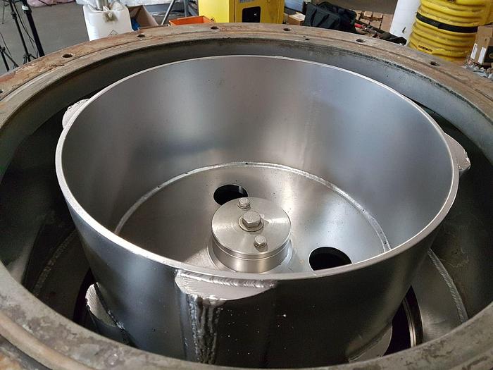 Used BLACK CLAWSON  UV200 PRESSURE SCREEN