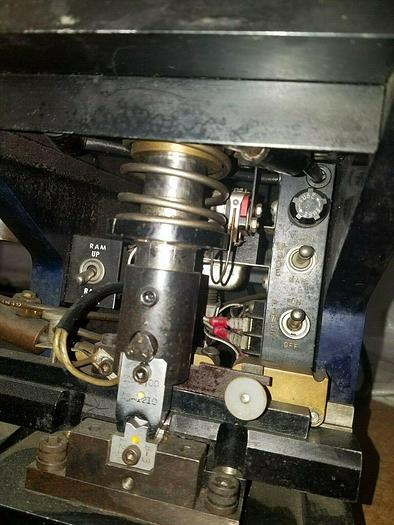 Used AMP Electric Component Stamping Crimping Machine