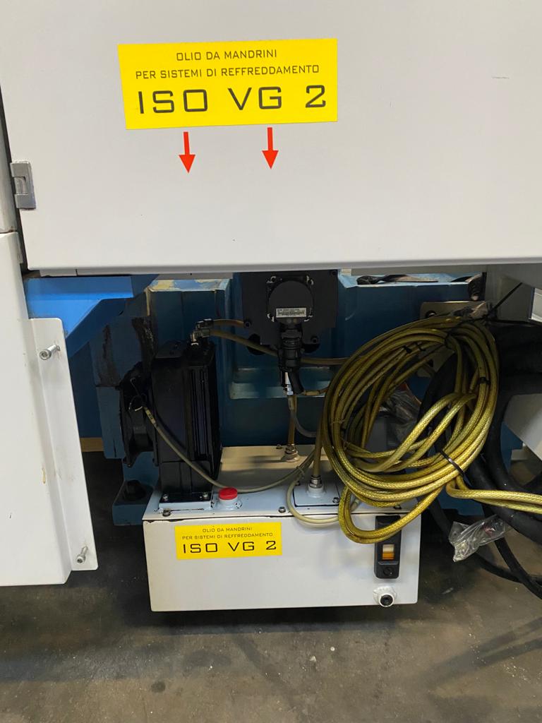 Used 2000 Mazak VTC 200C