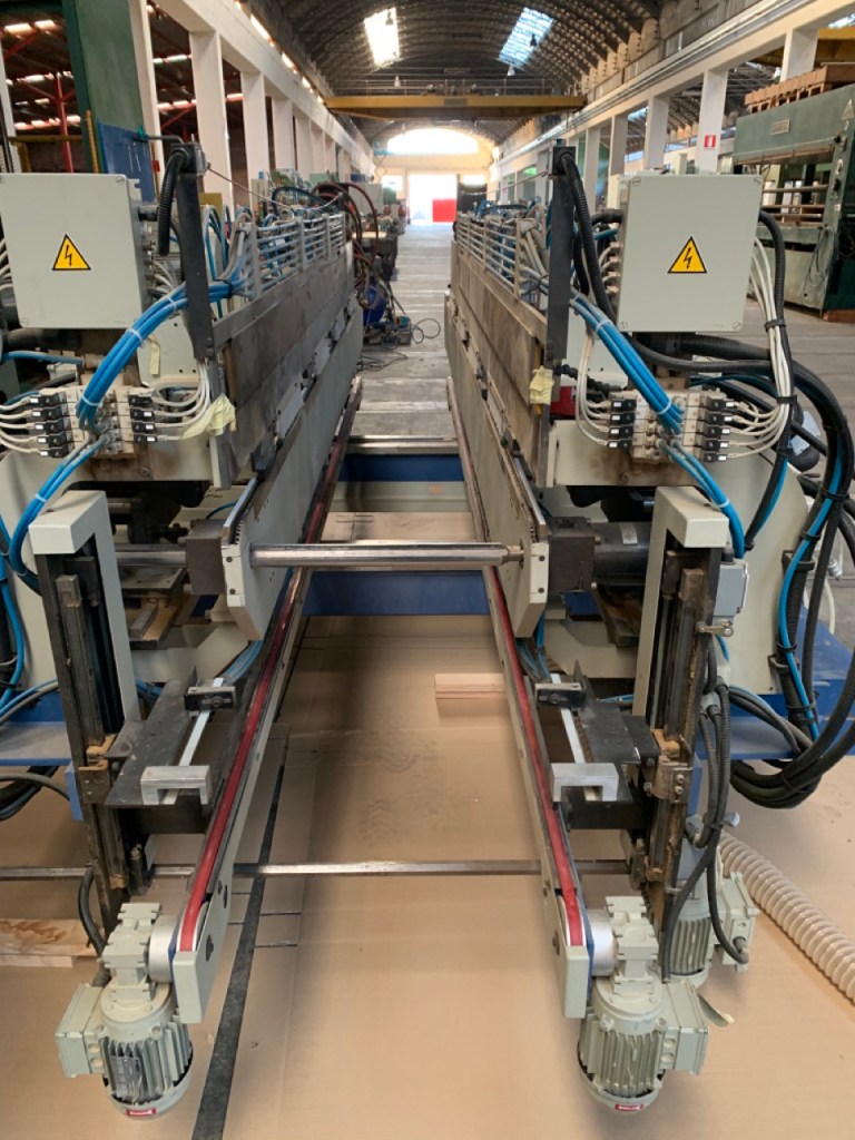 Ricondizionato 2004 Squadratrice doppia, marca Friulmac modello Idramat