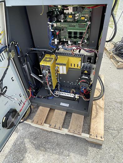 Used FANUC M16iB/20 6 AXIS ROBOT 20 kg X 1667 mm WITH FANUC R30IA CONTROLLER