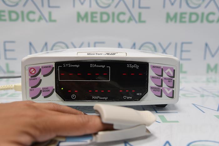 Used GE Medical Mini-Torr + Plus Patient Monitor Reference 6004001 - Minor Crack