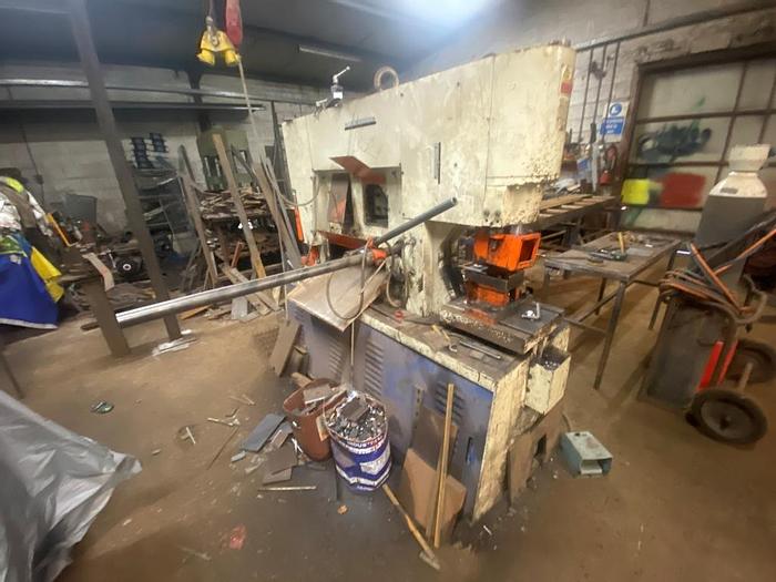 Used 2006 Sunrise IW100S Hydraulic Ironworker