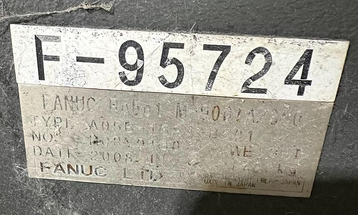 Used FANUC M900iA/350 6 AXIS ROBOT WITH R30iA CONTROLLER AND SERVO SPOT WELD GUN