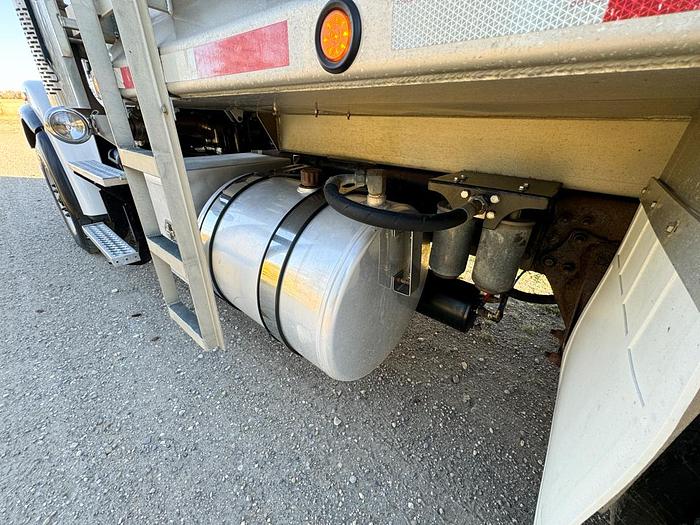 Used 2017 Freightliner 122SD Gravel Dump Truck for Sale - Automatic