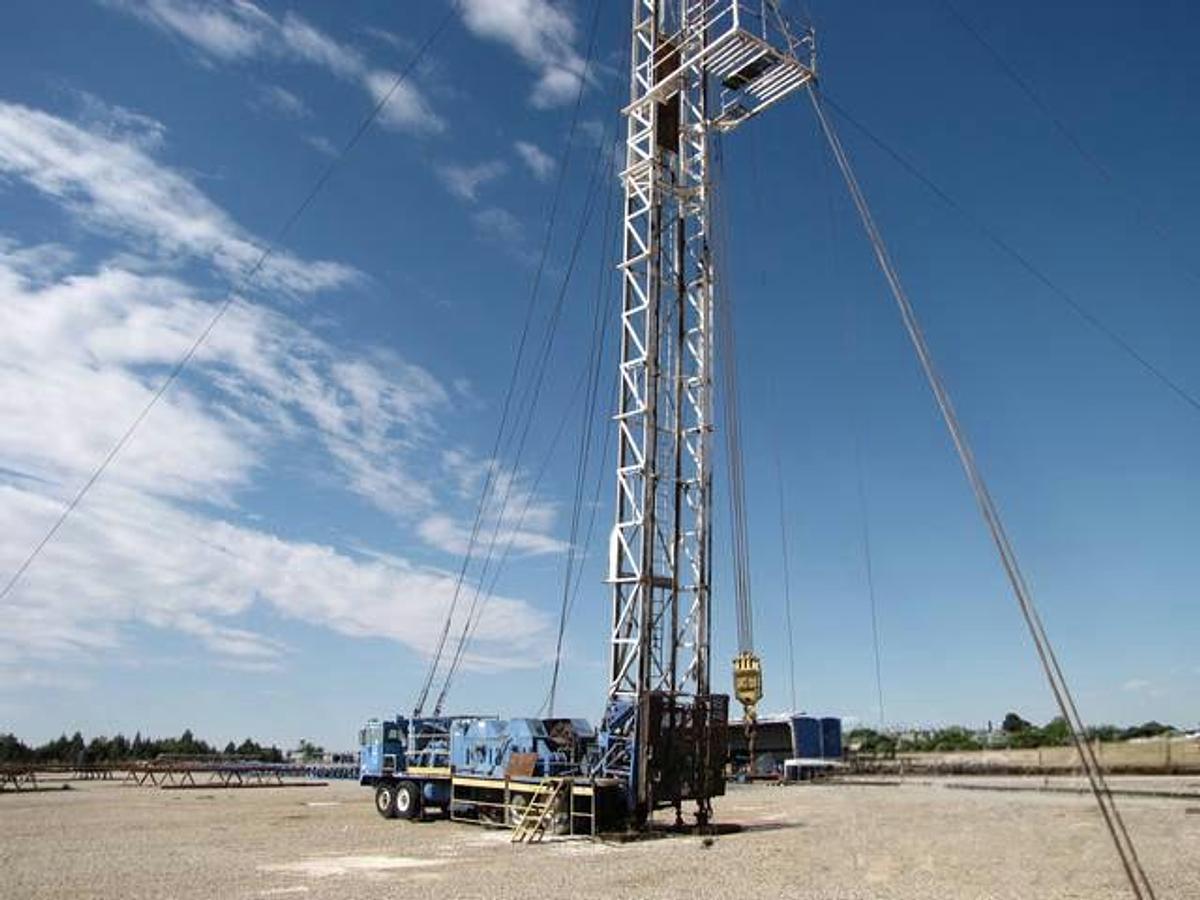 Used COOPER LTO-350 Double-Drum Workover Rig