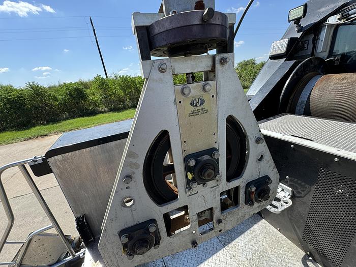 Used 2019 Peterbilt 567 Wireline Truck for Sale