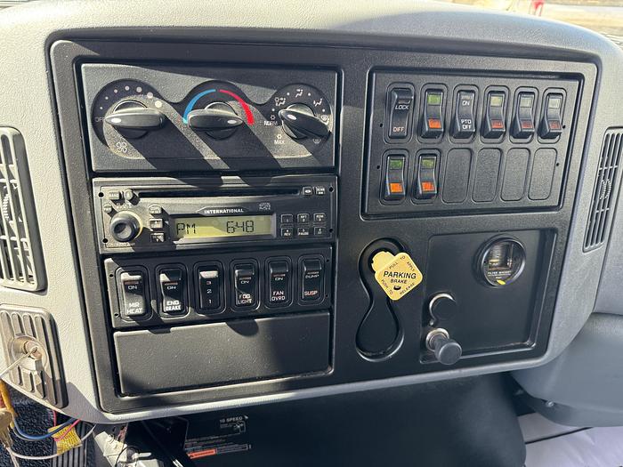 Used 2006 International Wireline Truck for Sale