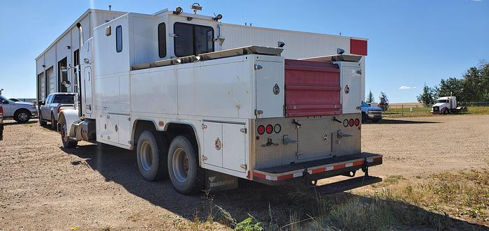 Used 2008 Peterbilt 365 Service truck