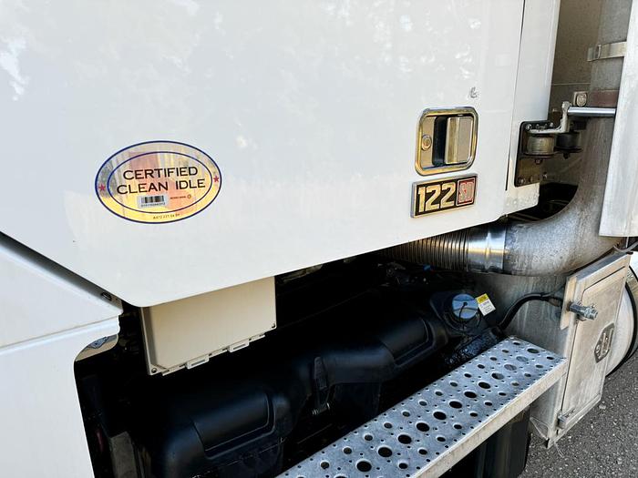 Used 2017 Freightliner 122SD Gravel Dump Truck for Sale - Automatic