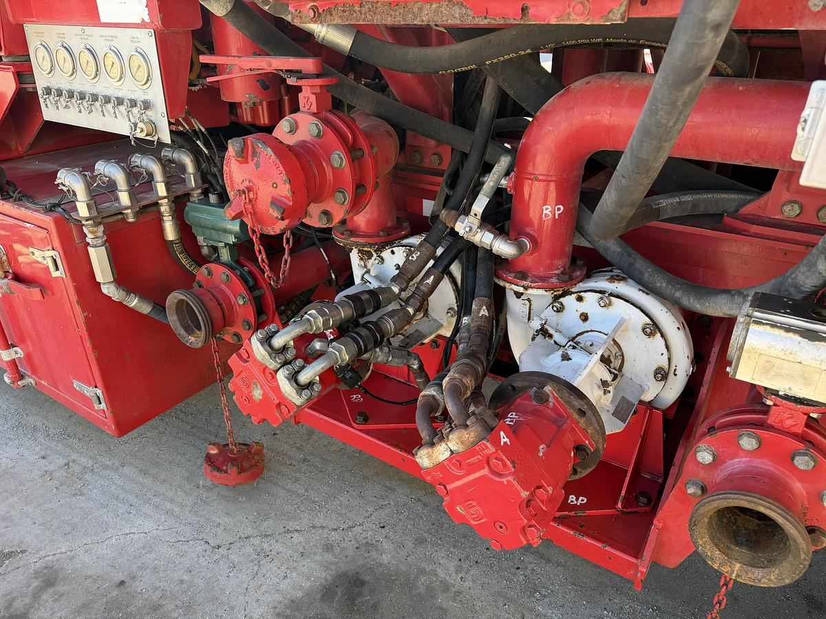 Used 2014 Twin Triplex HT-400 Fluid Pumper for Sale - AMP 1600