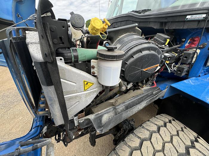 Used 2019 International 7400 Wireline Truck for Sale