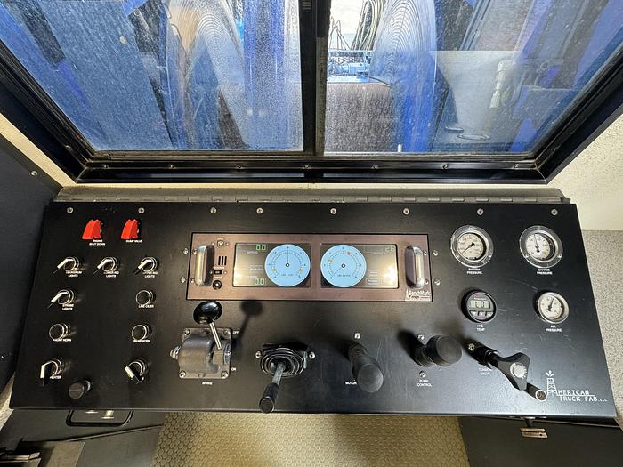 Used 2019 International 7400 Wireline Truck for Sale