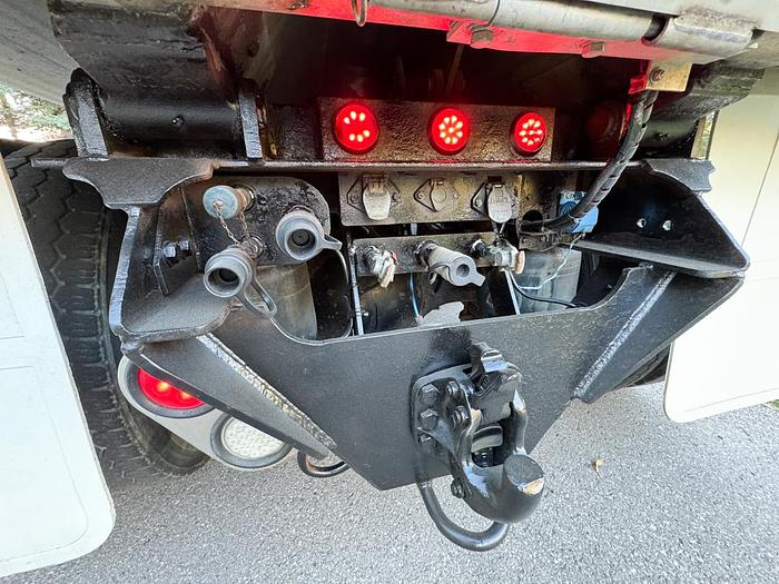 Used 2017 Freightliner 122SD Gravel Dump Truck for Sale - Automatic