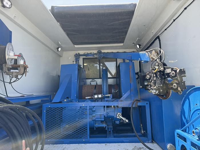 Used 2019 International 7400 Wireline Truck for Sale