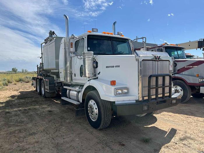 Used 2006 Western Star 4900 Cementing Truck for Sale