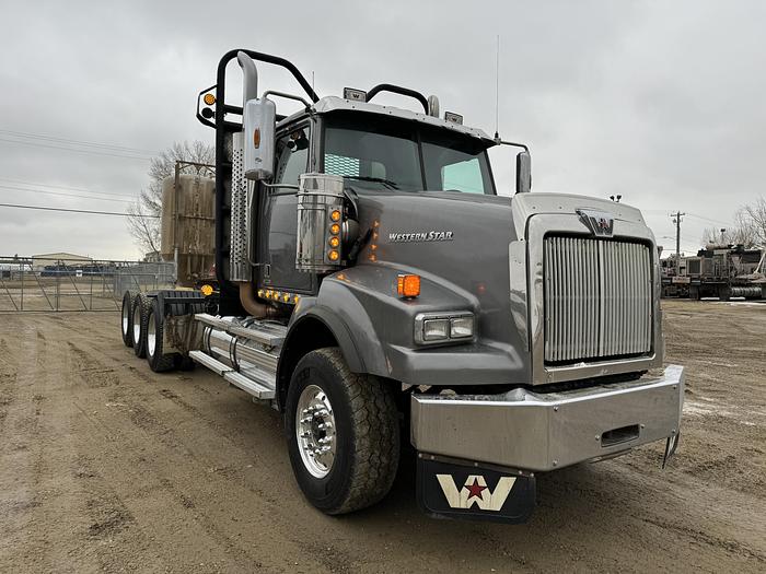 Used 2014 Western Star 4900SB Tridrive for Sale
