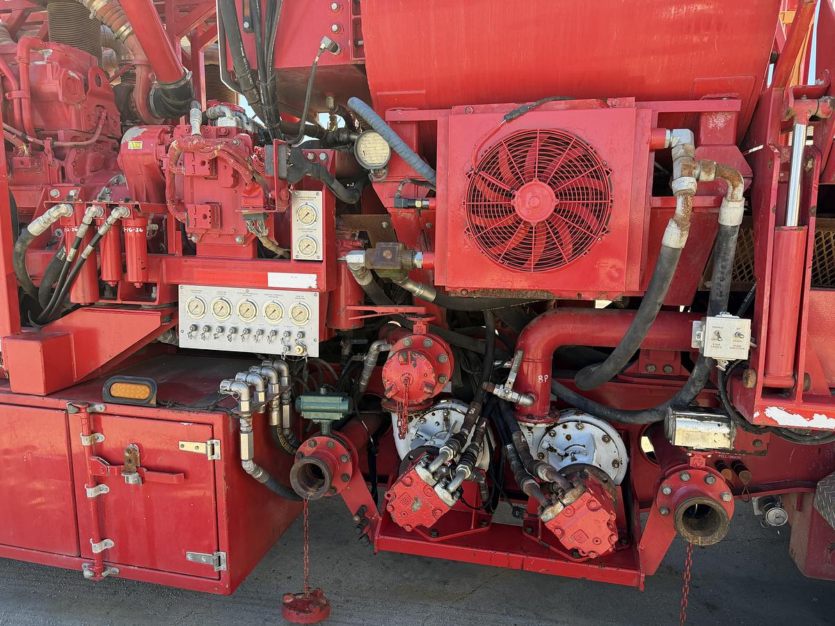 Used 2014 Twin Triplex HT-400 Fluid Pumper for Sale - AMP 1600