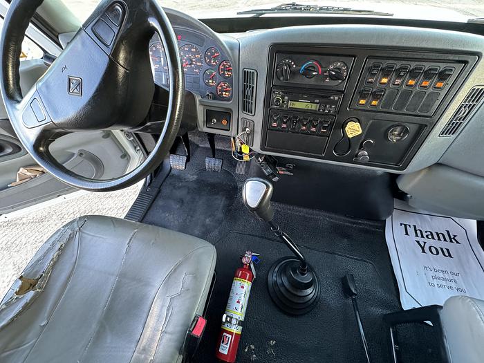 Used 2006 International Wireline Truck for Sale