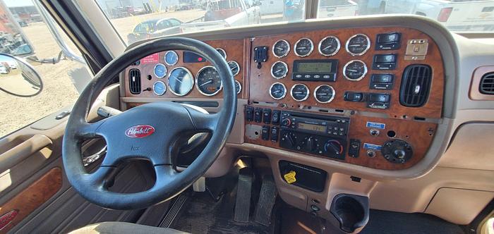 Used 2008 Peterbilt 365 Service truck