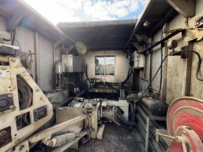 Used 2013 Kenworth T800 Wireline Truck for Sale
