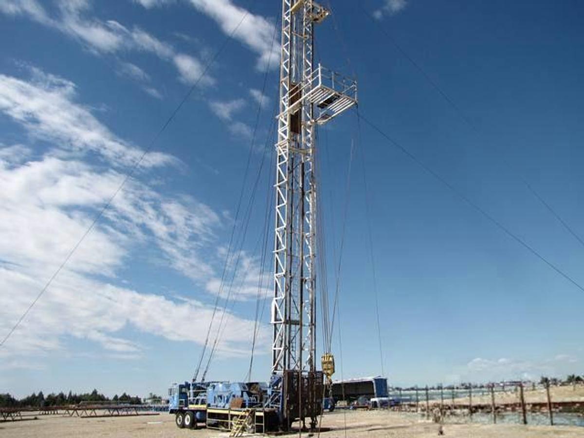 Used COOPER LTO-350 Double-Drum Workover Rig