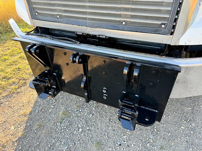 Used 2017 Freightliner 122SD Gravel Dump Truck for Sale - Automatic