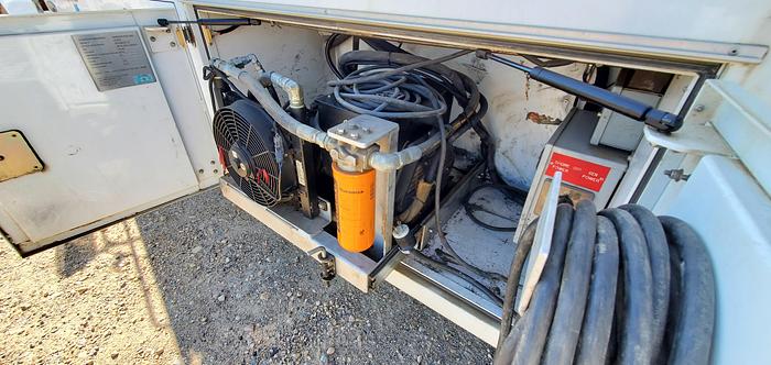 Used 2008 Peterbilt 365 Service truck