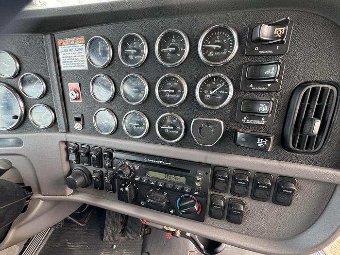 Used 2012 Peterbilt 367 Wireline Truck for Sale