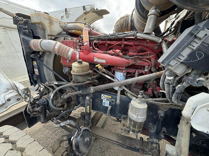 Used 2012 Peterbilt 367 Wireline Truck for Sale