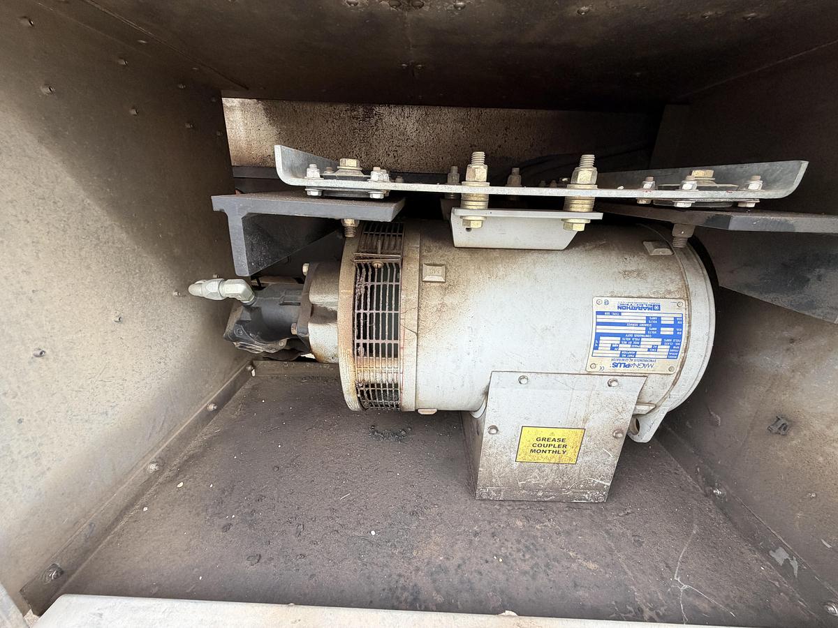 Used 2017 Kenworth T800 Wireline Truck for Sale