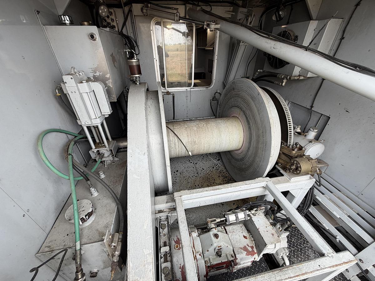 Used 2017 Kenworth T800 Wireline Truck for Sale