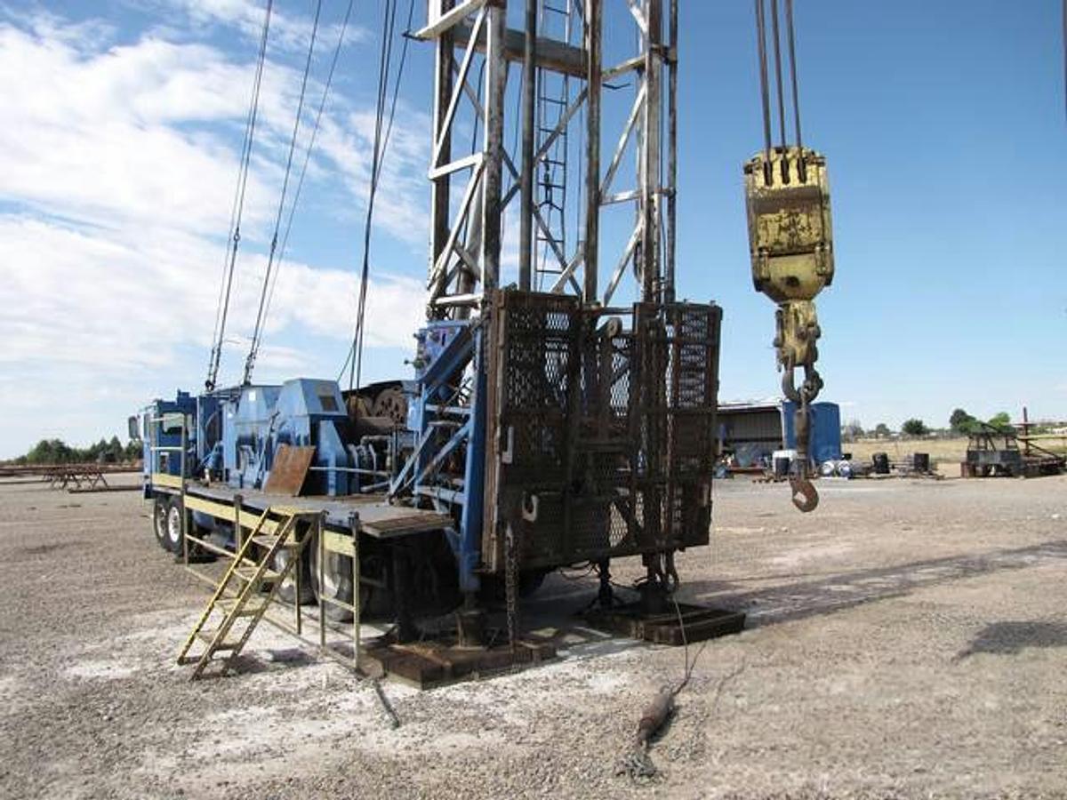 Used COOPER LTO-350 Double-Drum Workover Rig