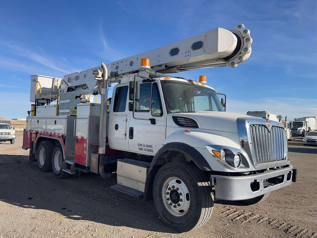 Used 2016 International 7500 AM55E Altec Bucket Truck for Sale