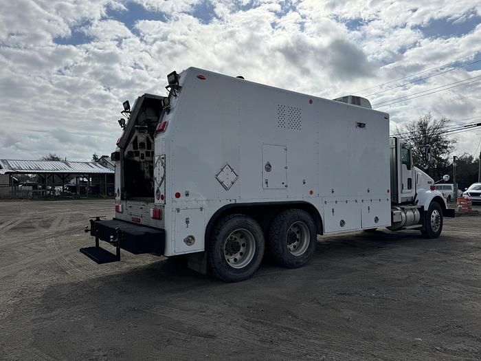 Used 2013 Kenworth T800 Wireline Truck for Sale